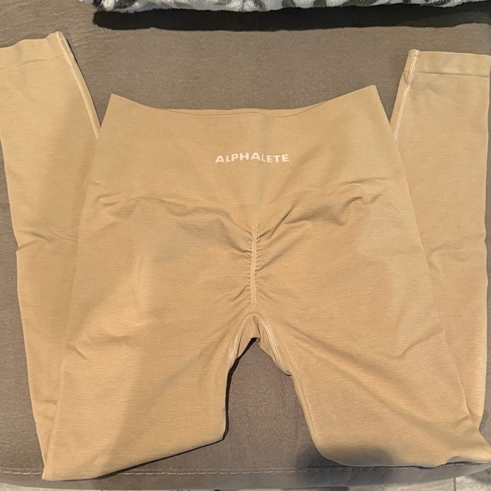 Alphalete Tan Butt Scrunch Leggings